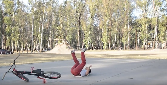 Bisiklet Üzerinde Hareket Yaparken 2 Kez Düşünülmesi Gerektiğini Zor Yoldan Öğrenen İnsanlar