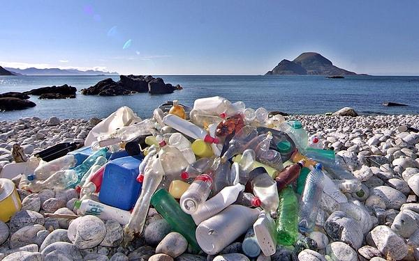 Dünyanın en büyük sorunlarından biri plastik çöpler.