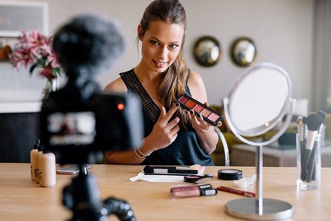 Makyaj Yapmayı Onlardan Öğrendik! Vloggerların Bize İyi Ki Önerdiği 9 Makyaj Ürünü