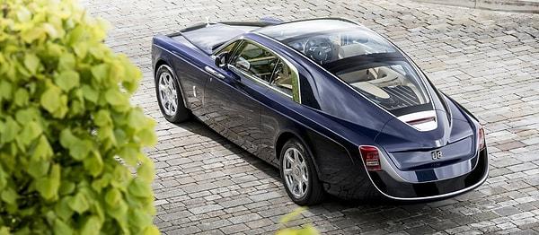 Mesela sadece fiyatına bakmak için adını arattığımız Bugatti Chiron'dan 4 tane alınabiliyor bu paraya.