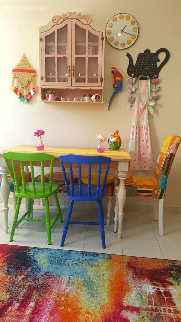 Чуть позже цвет распространился из кухни по всему дому!