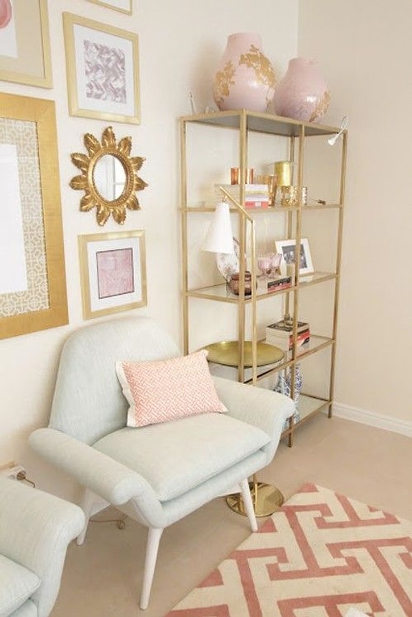 Таким образом, "однотонные" квартиры и дома с максимум двухцветным дизайном вышли из моды.