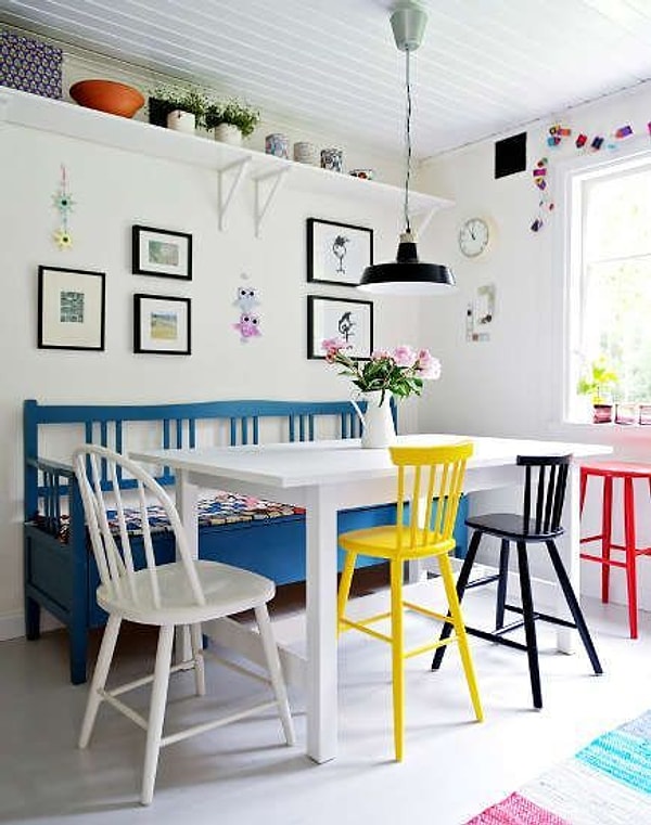 Теперь в домашнем декоре будет использоваться более двух контрастных цветов.