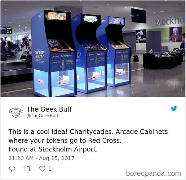 31. Вы играете и оставляете монетки для "Красного Креста"