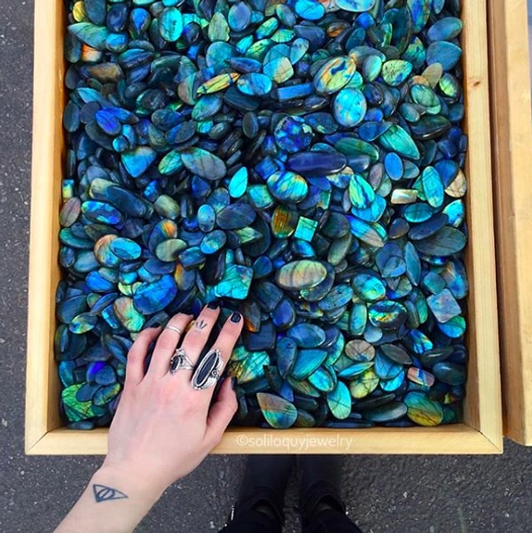 12. Рыбы - Лабрадорит