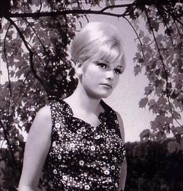 7. Ajda Pekkan, süperstar olmadan önce çok fazla porno filmde oynamış.