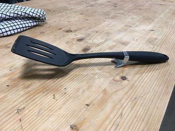 9. Böylece spatulanın yağlı ucu tezgahınıza değmez!