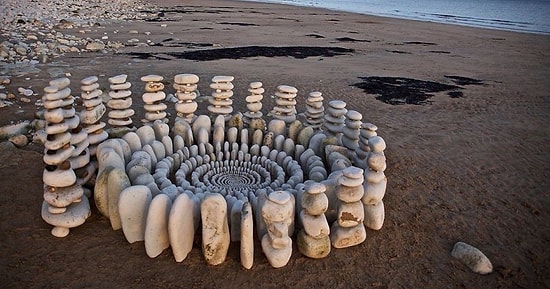 Saatlerce Uğraşıp Doğal Nesnelerle Mandala Yapan Sanatçıdan Ruhunuzu Dinlendirecek 30 Eser