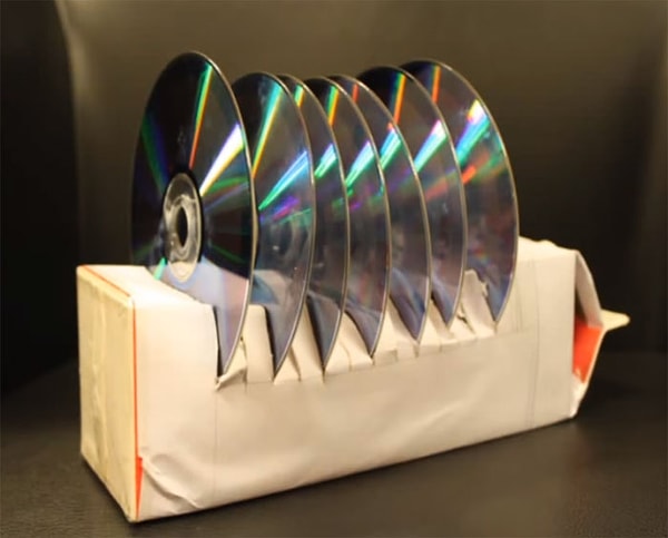 21. Ну очень бюджетная подставка под диски