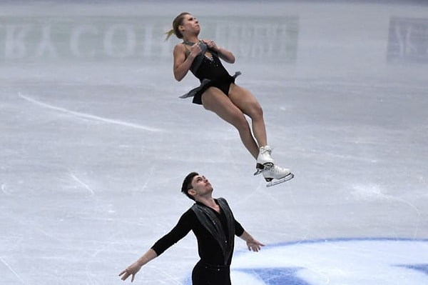 3. Он собирается ее ловить? ОНА НЕ УМЕЕТ ЛЕТАТЬ!