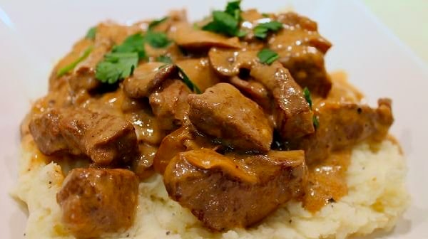 6. Подливка состоит из смеси в равном количестве мяса и...