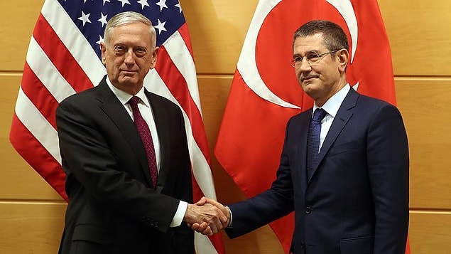 Milli Savunma Bakanı Nurettin Canikli ile ABD Savunma Bakanı James Mattis, NATO Savunma Bakanları Toplantısı kapsamında Brüksel'de bir görüşme gerçekleştirdi.