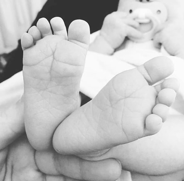 9. Ох уж эти сладенькие пальчики...