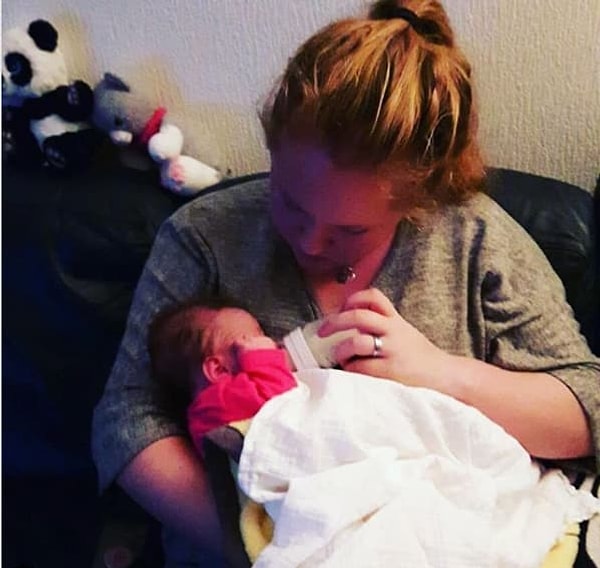 11. А это тихое счастье во время кормления ребенка...