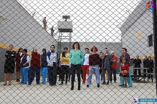 Star'ın bir başka işi de bizi çok heyecanlandıran 'Avlu'. Hafiften bir Orange is the New Black sezdik, olmasın nolur:)