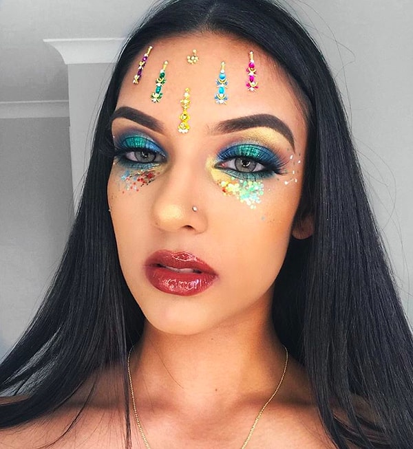 7. Для идеальных селфи вам однозначно понадобится кольцевой свет