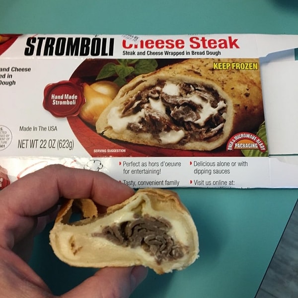 8. «Кусочки стейка с сыром в тесте». Вот уж действительно, один в один!