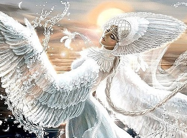 14. Что у возлюбленной князя Гвидона "под косой блестит"?