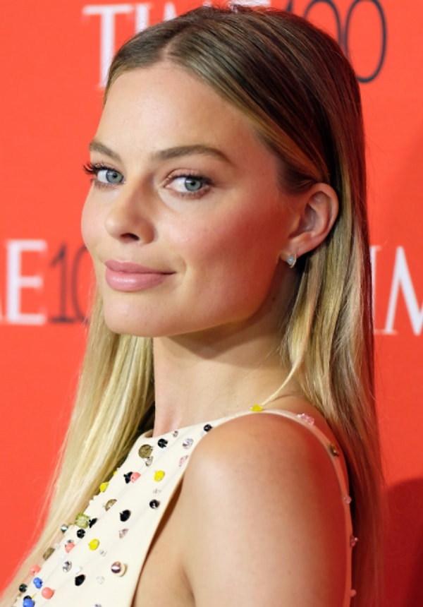 6. Марго Робби и Нюша - 27 лет