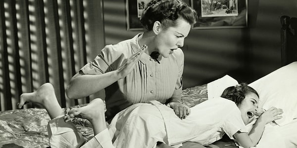 6. Родители, которые шлепают своих детей