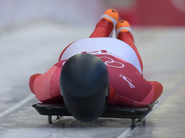 18. И, наконец, роскошный чёрный матовый шлем!