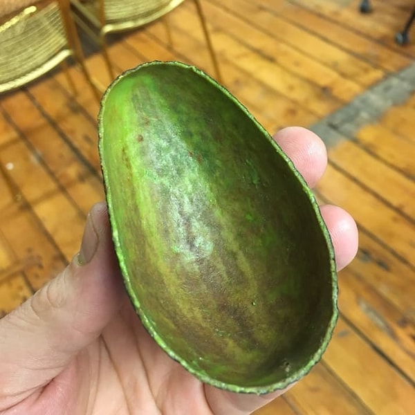 8. Идеально вычищенный авокадо...