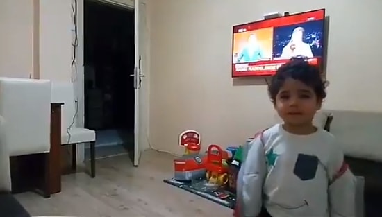 Şakayı Ciddiye Alınca Ağlamak İçin Kapıya Giden Ufaklık