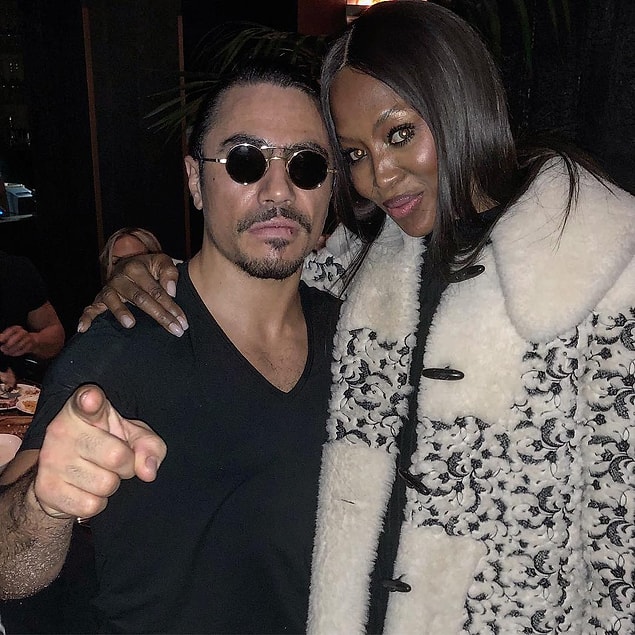 2. Gelelim sadece Türkiye'nin değil, dünyanın gündeminde olan Nusret'e, yani nam-ı diğer "Salt Bae"ye...