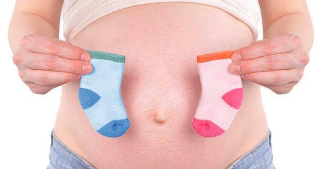 11. İnsanın embriyo olarak ilk oluşumu sırasında herhangi bir cinsiyeti yoktur. Cinsel organlar zamanla salgılanan hormonlara göre şekil alır.