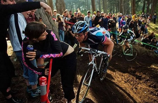 3. "Только не отвлекаться. Нельзя отвлекаться!.. Не получилось"