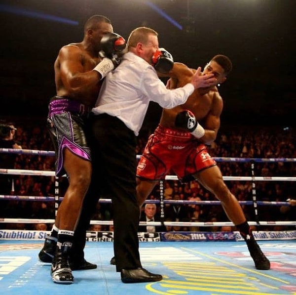 14. Тот самый момент, когда встаешь между ссорящейся парой