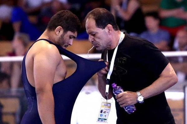 20. "Жарко? Дай помогу!" 😱