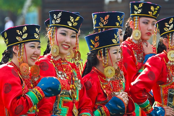 5. "Почему некоторые россияне похожи на азиатов?"