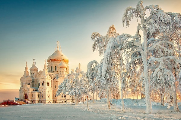 7. "По чему эмигранты из России скучают больше всего?"