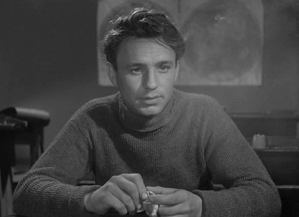 1. Итак, кто этот мужчина?