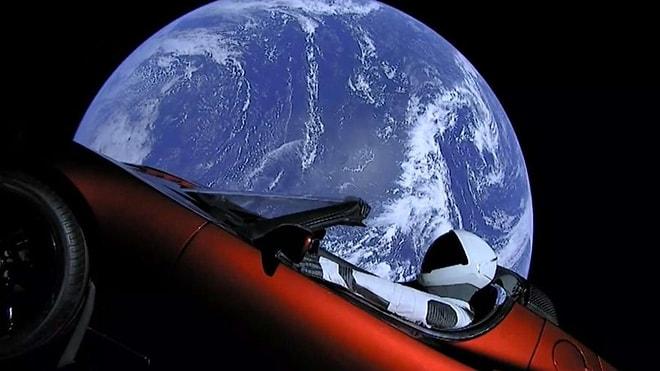 Elon Musk'ın Uzaya Fırlattığı Arabası 'Tesla Roadster' Dünyaya Geri mi Çarpacak?