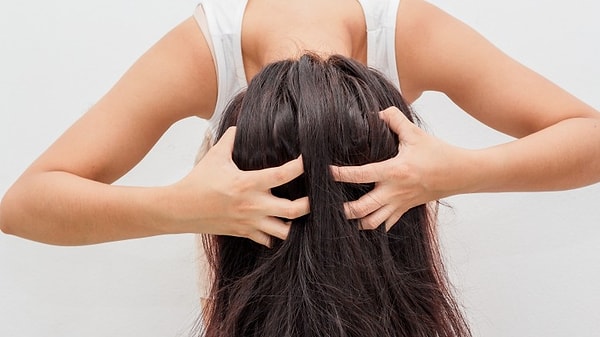 6. Слишком часто использовать сухой шампунь