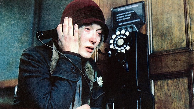 7. Bir rolü diğerine benzemeyen, farklı işlerde mucizeler yaratan Streep, Büyük Bunalım yıllarında geçen bir dönem filmi olan Sonsuz Matem ile 1988 yılında yedinci kez Oscar'a aday oldu.