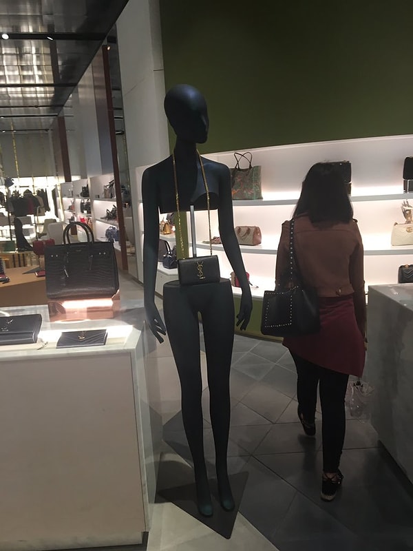 17. "Мне нужно еще немного похудеть, хочу быть как тот манекен"