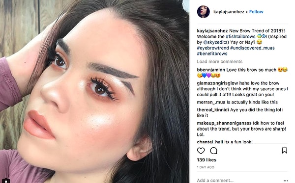 5. Теперь бьюти-блогеры по всему миру придают своим бровям форму рыбьих хвостов.