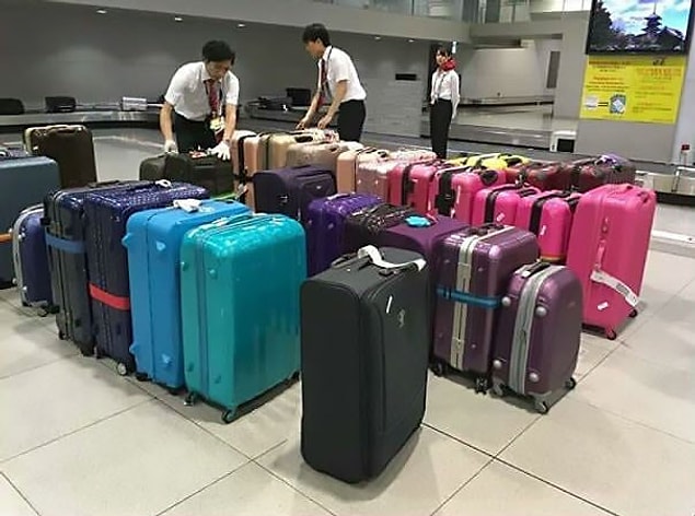 20. Japonya'da rengine göre ayrılan valizler 😯