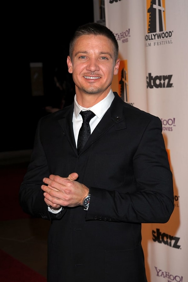 12. Джереми Реннер