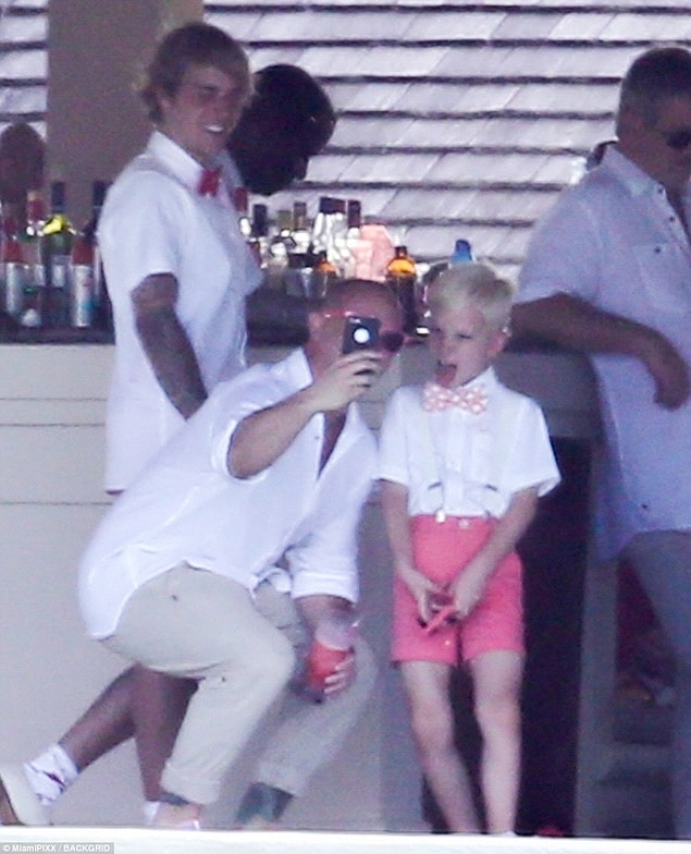 Justin'in 8 yaşındaki kardeşi Jaxon da töreni renklendirdi.
