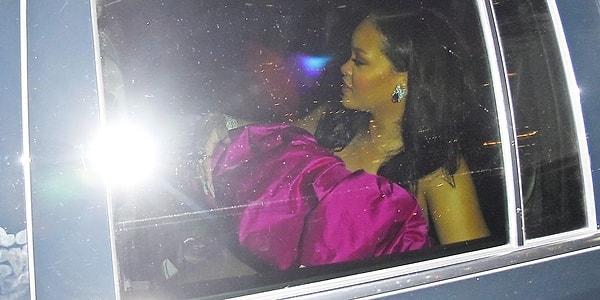 Rihanna'nın 30. yaş günü için New York'ta düzenlediği gösterişli partiye aile üyeleri ve yakın arkadaşları davetliydi.
