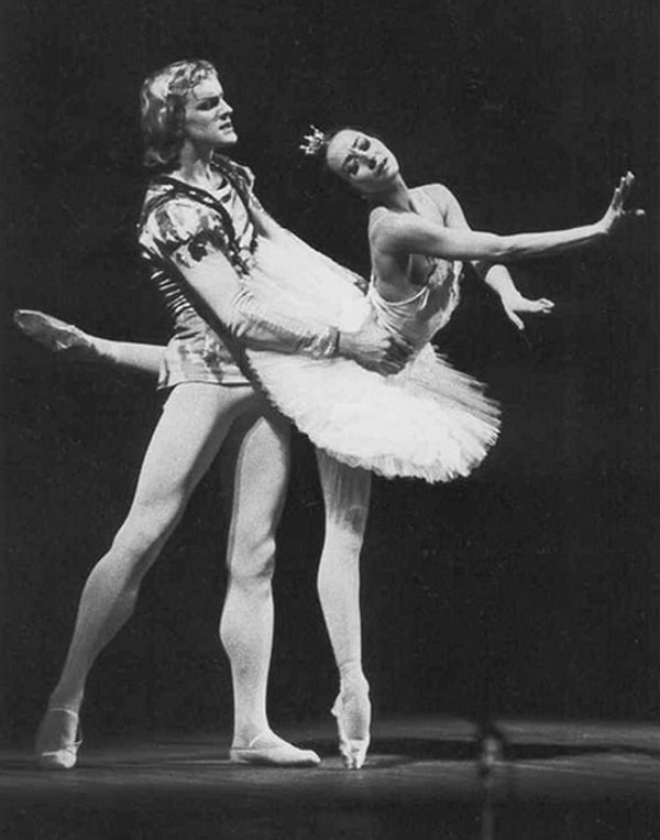 6. Александр Годунов и Людмила Власова