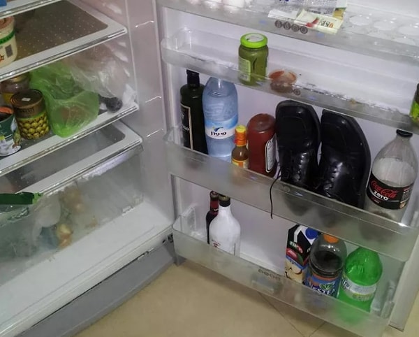 9. "Пришел вчера домой жутко пьяным. Сегодня захотел приготовить завтрак, открыл холодильник и увидел вот такую картину"