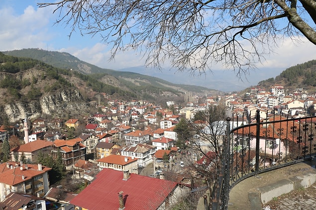 Buram buram tarih kokan bir ilçe: Mudurnu.