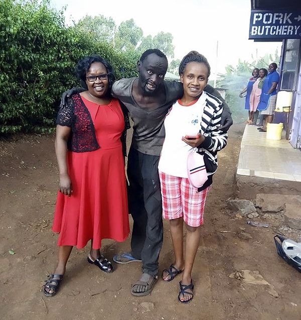 3. Мать Патрика по имени Нэнси (Nancy) пыталась помочь сыну, направляя его на лечение в психиатрические больницы, откуда Патрик постоянно сбегал.