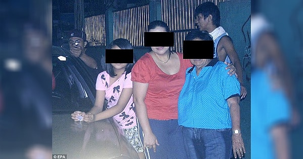 5. Филиппинский политик со своей семьей за секунду до трагедии.