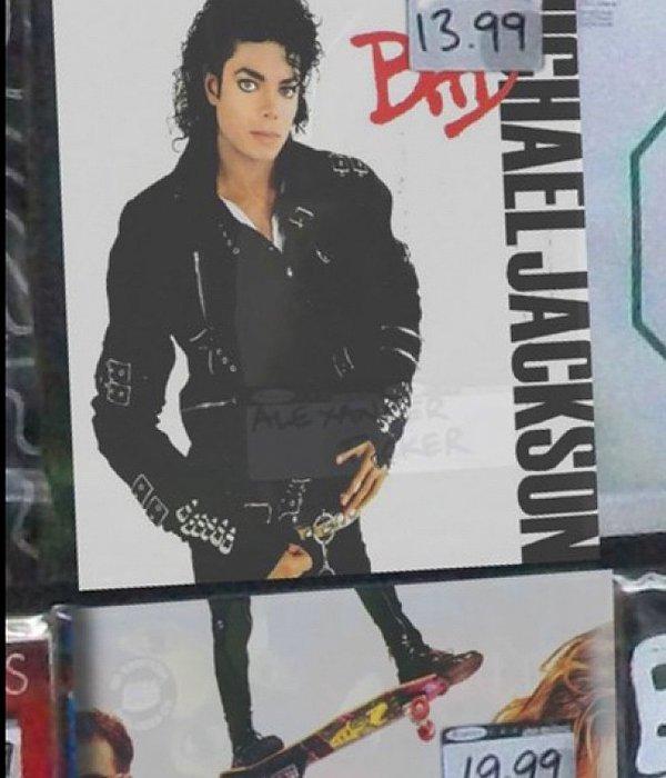 5. MJ'in bacakları bu kadar ince miydi ya? 😨